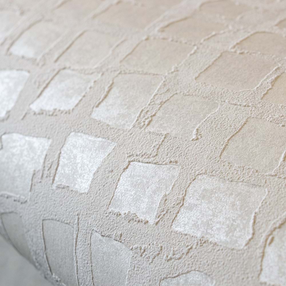 Manhattan Pearl White