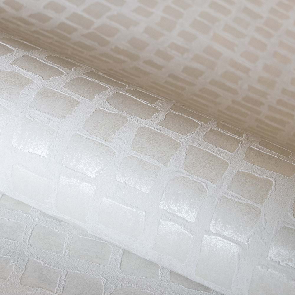 Manhattan Pearl White